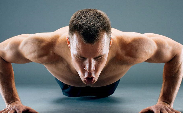 男人怎样练出胸肌？锻炼胸肌有哪些动作？(1)