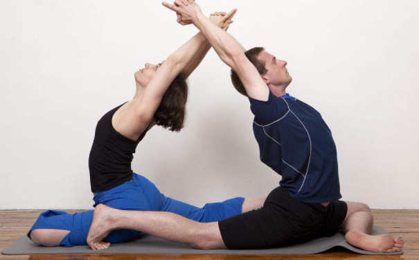宅女如何在家练习瑜伽瘦身？宅女练习瑜伽瘦身的方法有哪些？(1)