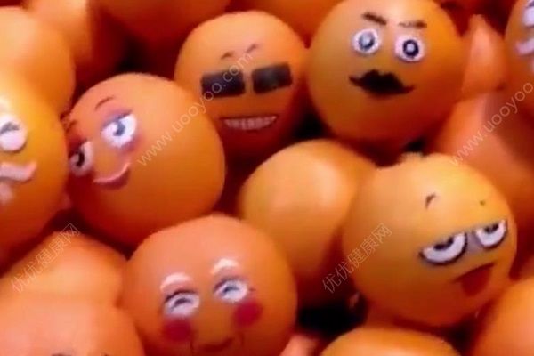 水果摊现表情包橙子，染色的橙子有毒吗？(1)