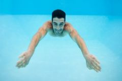 前列腺增生可以游泳吗？前列腺增生游泳的好处有哪些？[图]