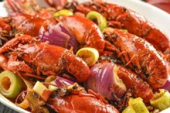 60万年薪急招品虾师，每天需吃完两斤小龙虾[多图]