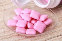 口香糖嚼10分钟要吐掉，10分钟可吸附了1亿个细菌！[多图]