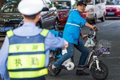 外卖小哥交通新规，天天吃外卖好不好？[多图]